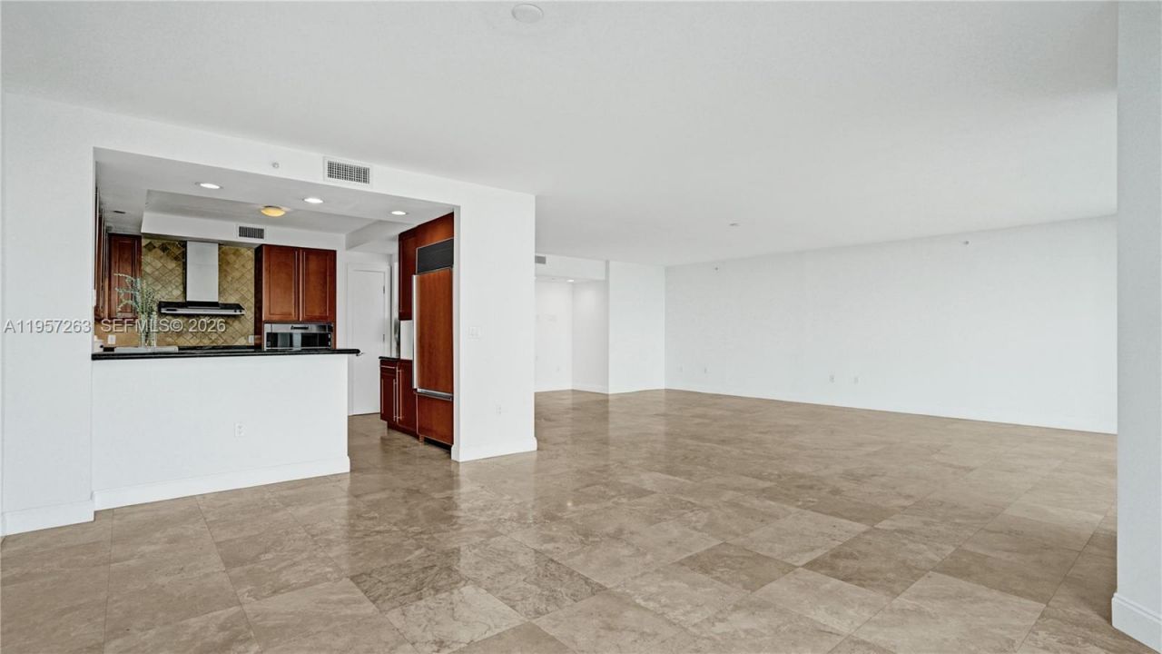 20201 E Country Club Dr, Unit 1808, Aventura, FL 33180 Photo