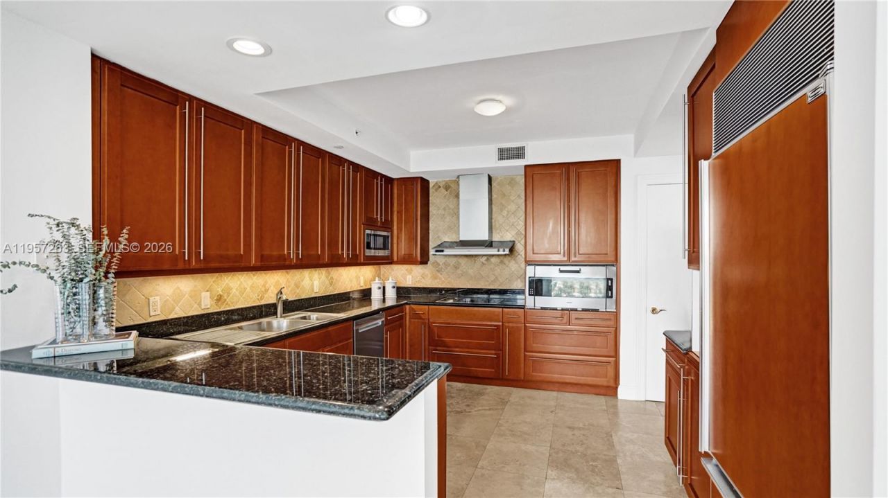 20201 E Country Club Dr, Unit 1808, Aventura, FL 33180 Photo