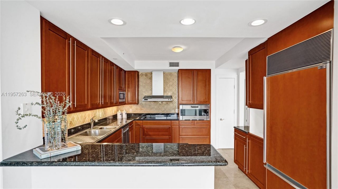 20201 E Country Club Dr, Unit 1808, Aventura, FL 33180 Photo