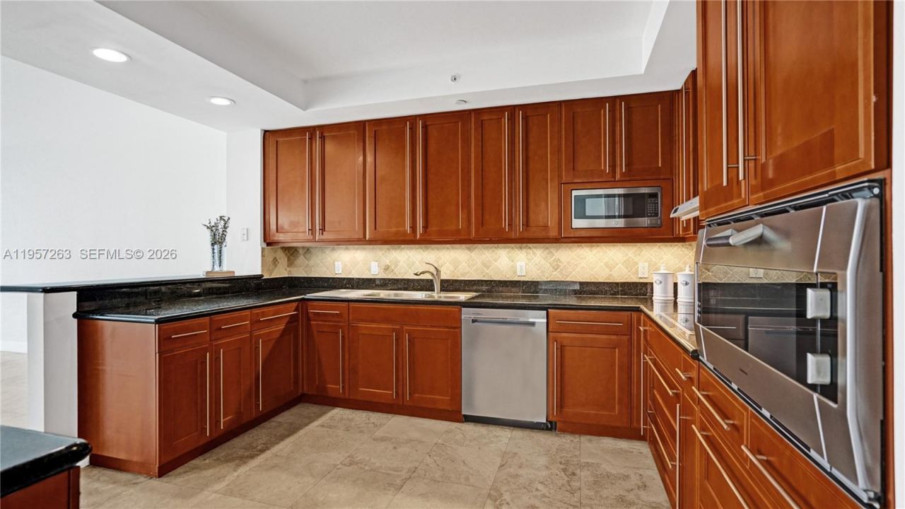 20201 E Country Club Dr, Unit 1808, Aventura, FL 33180 Photo