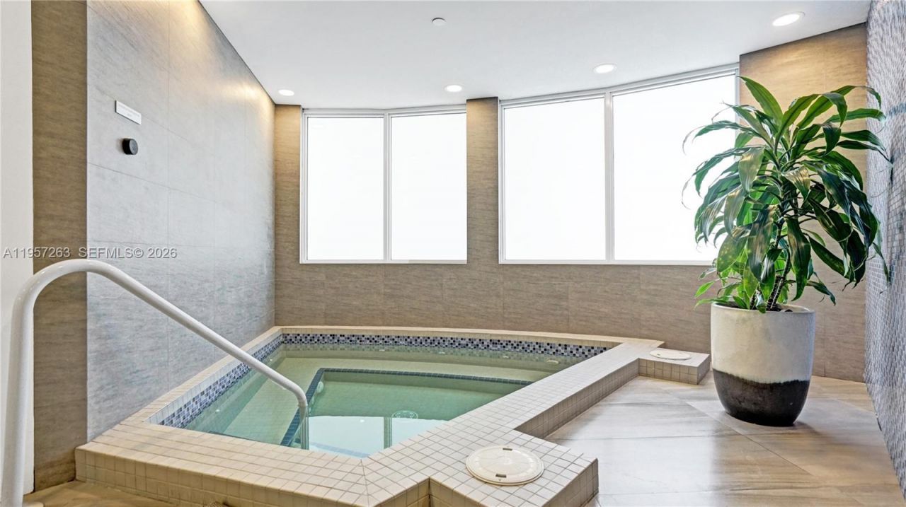 20201 E Country Club Dr, Unit 1808, Aventura, FL 33180 Photo