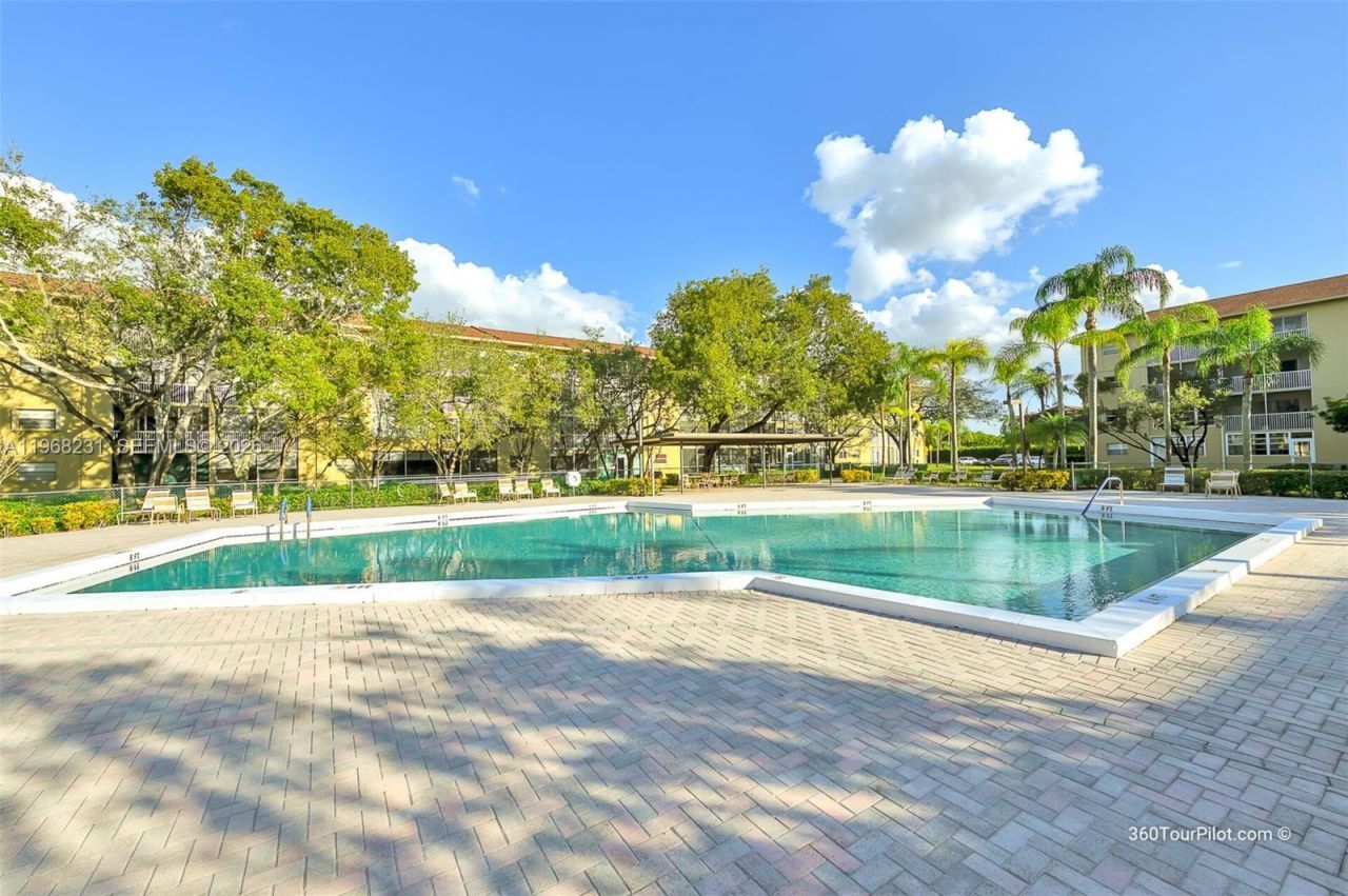 1351 SW 125th Ave , Unit 401S, Pembroke Pines, FL 33027 Photo