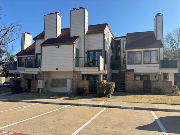 2300 Bamboo Drive, Unit N306, Arlington, TX 76006