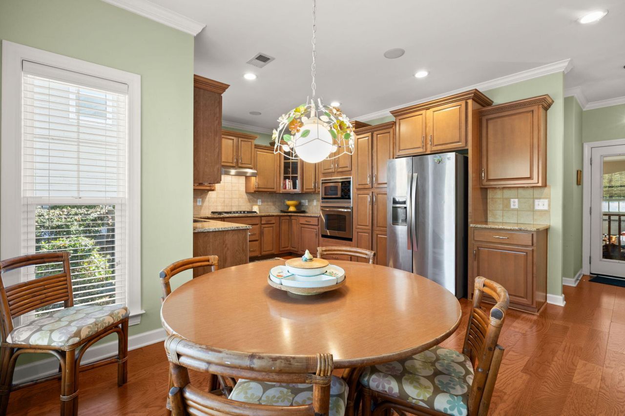 101 Ribbon Road Photo 20