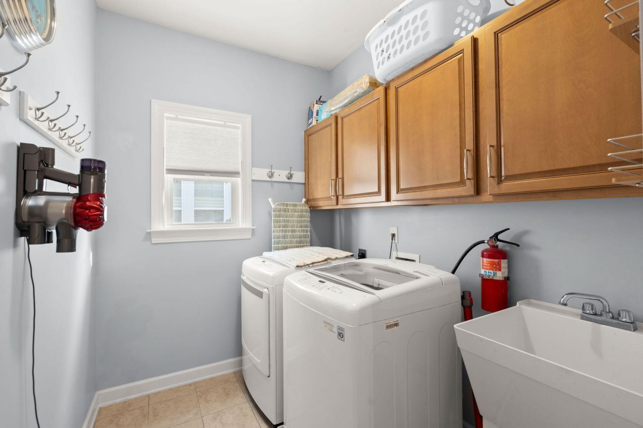 101 Ribbon Road Photo 28