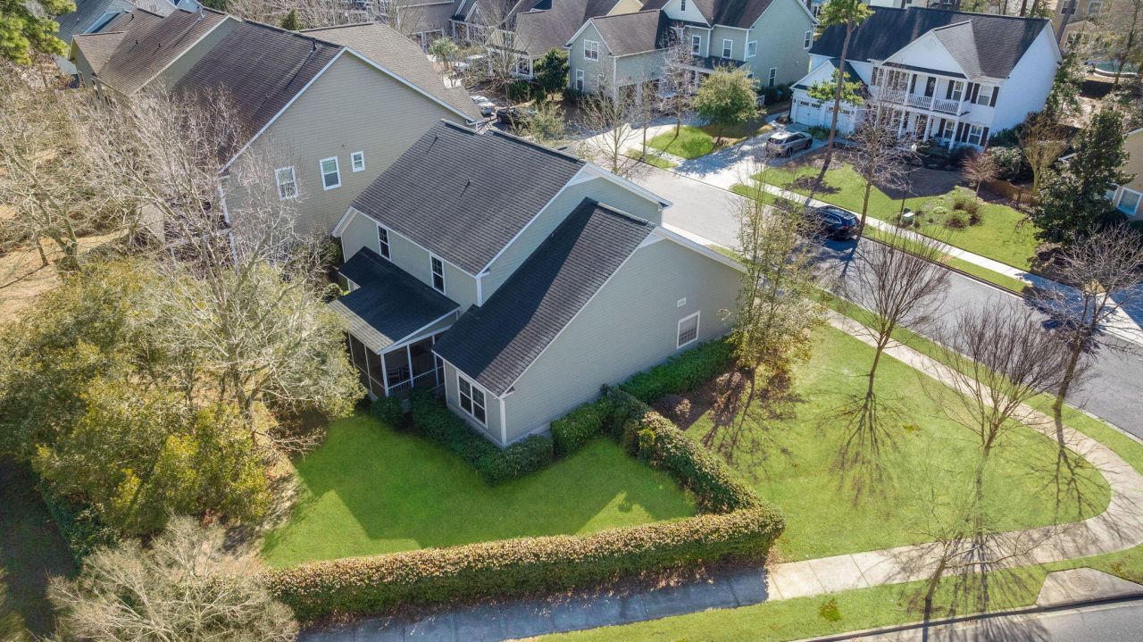 101 Ribbon Road Photo 4