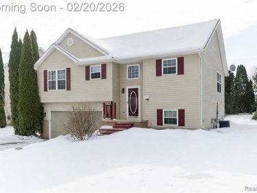 2430 Hickory Circle Drive, Oceola Twp, MI 48855