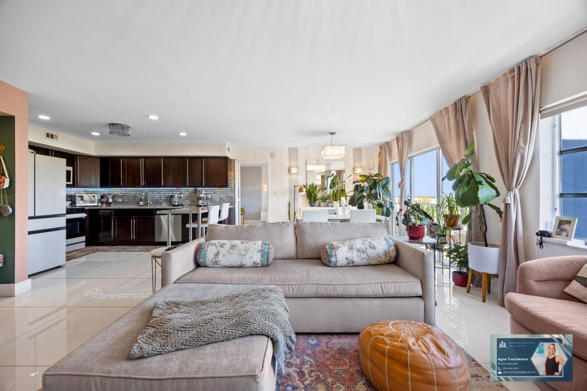 300 Diplomat Parkway, Unit 812, Hallandale Beach, FL 33009 Photo