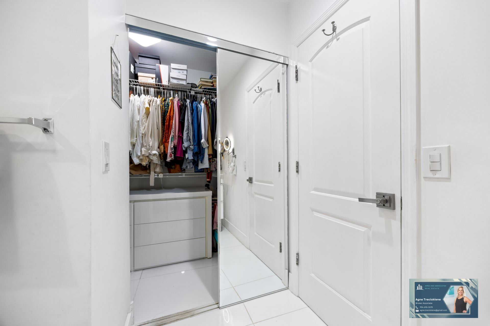 300 Diplomat Parkway, Unit 812, Hallandale Beach, FL 33009 Photo