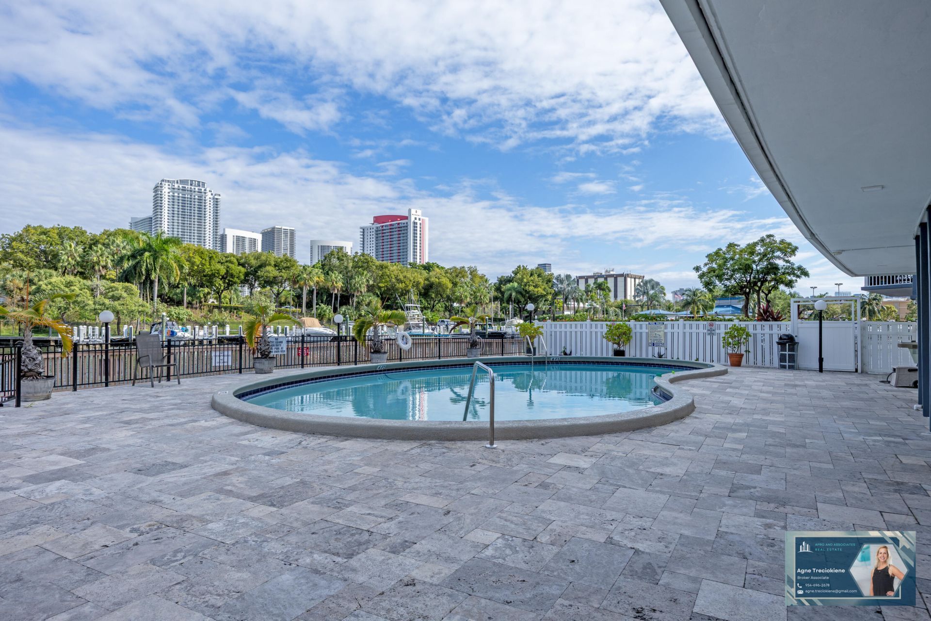 300 Diplomat Parkway, Unit 812, Hallandale Beach, FL 33009 Photo