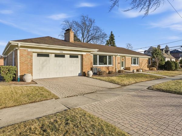 1201 S Knight Avenue, Park Ridge, IL 60068