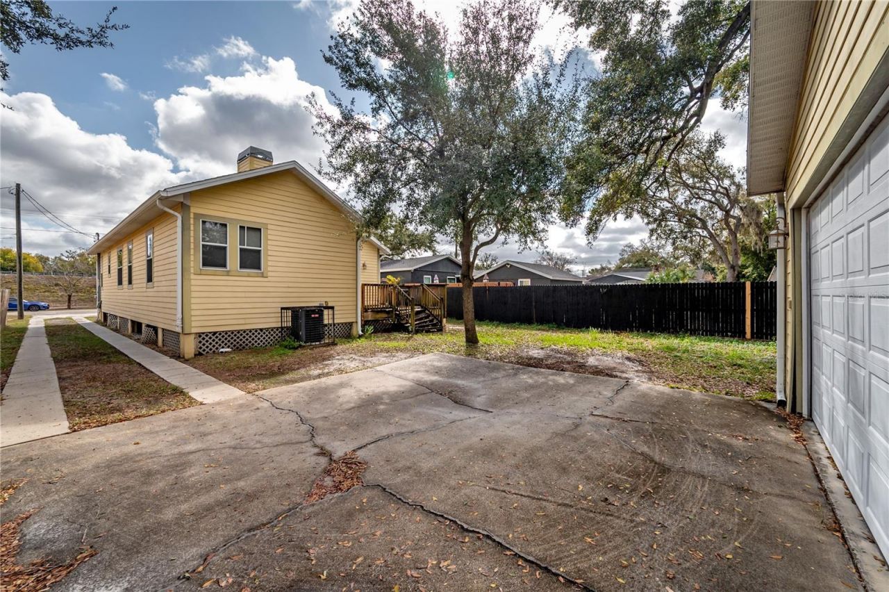 7402 N Central Avenue, Tampa, FL 33604 Photo