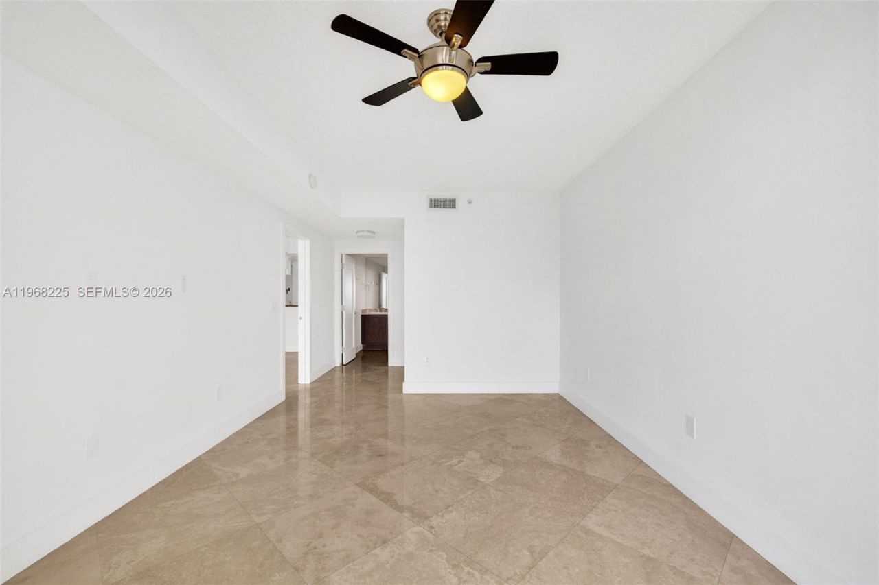 10 Venetian Way, Unit 403, Miami Beach, FL 33139 Photo