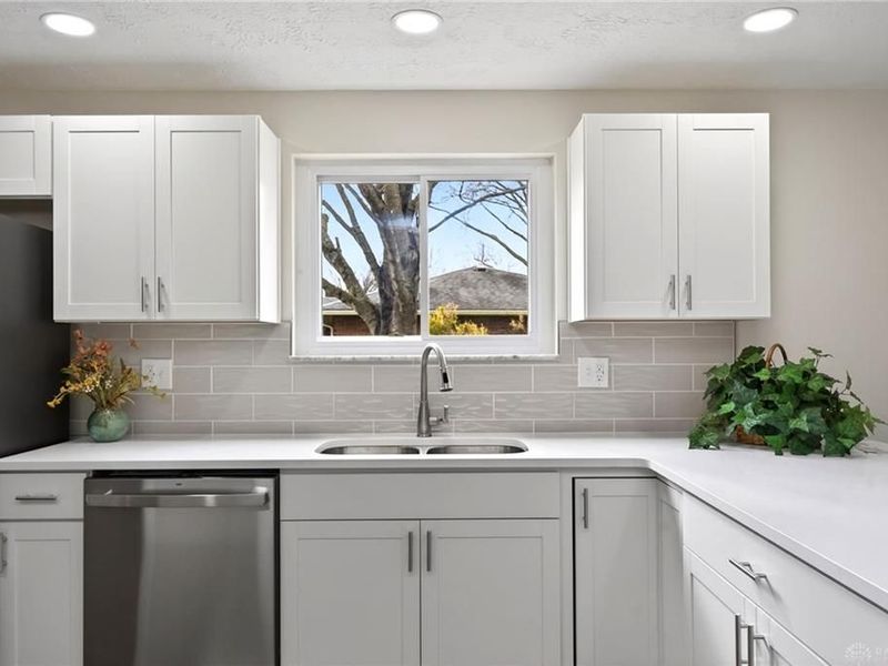 8141 Longcreek Drive, Washington Township, OH 45458 Photo 20