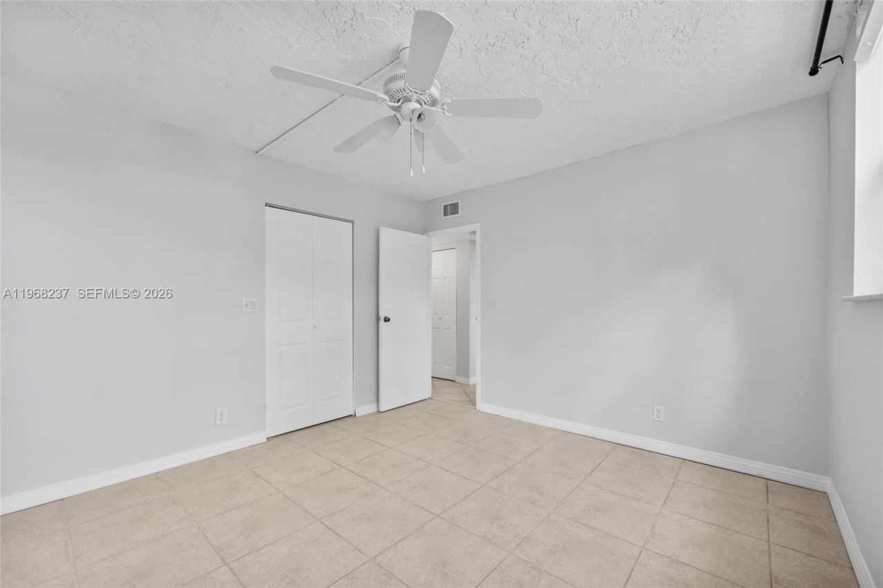 2861 Somerset Dr , Unit 104, Lauderdale Lakes, FL 33311 Photo