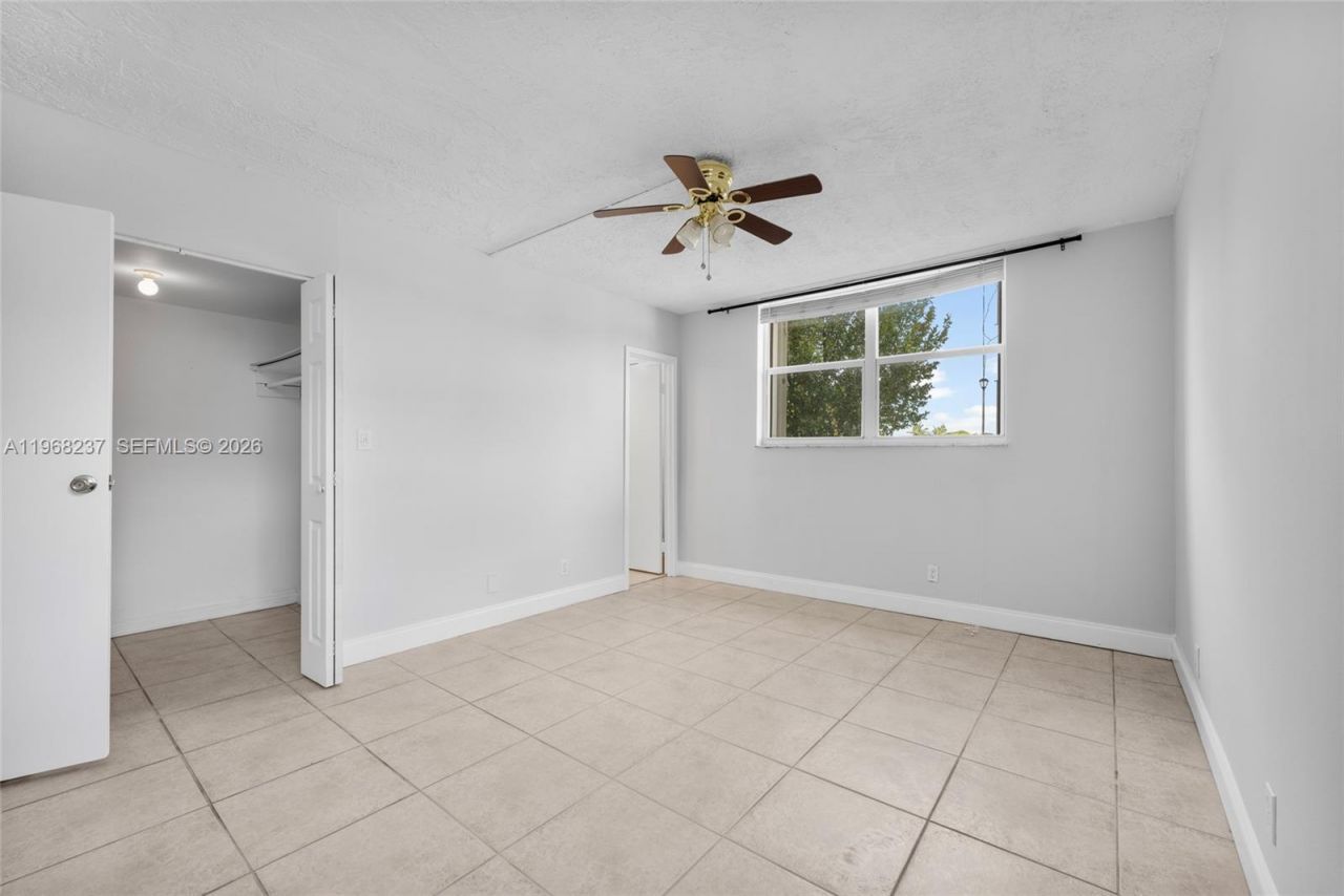 2861 Somerset Dr , Unit 104, Lauderdale Lakes, FL 33311 Photo