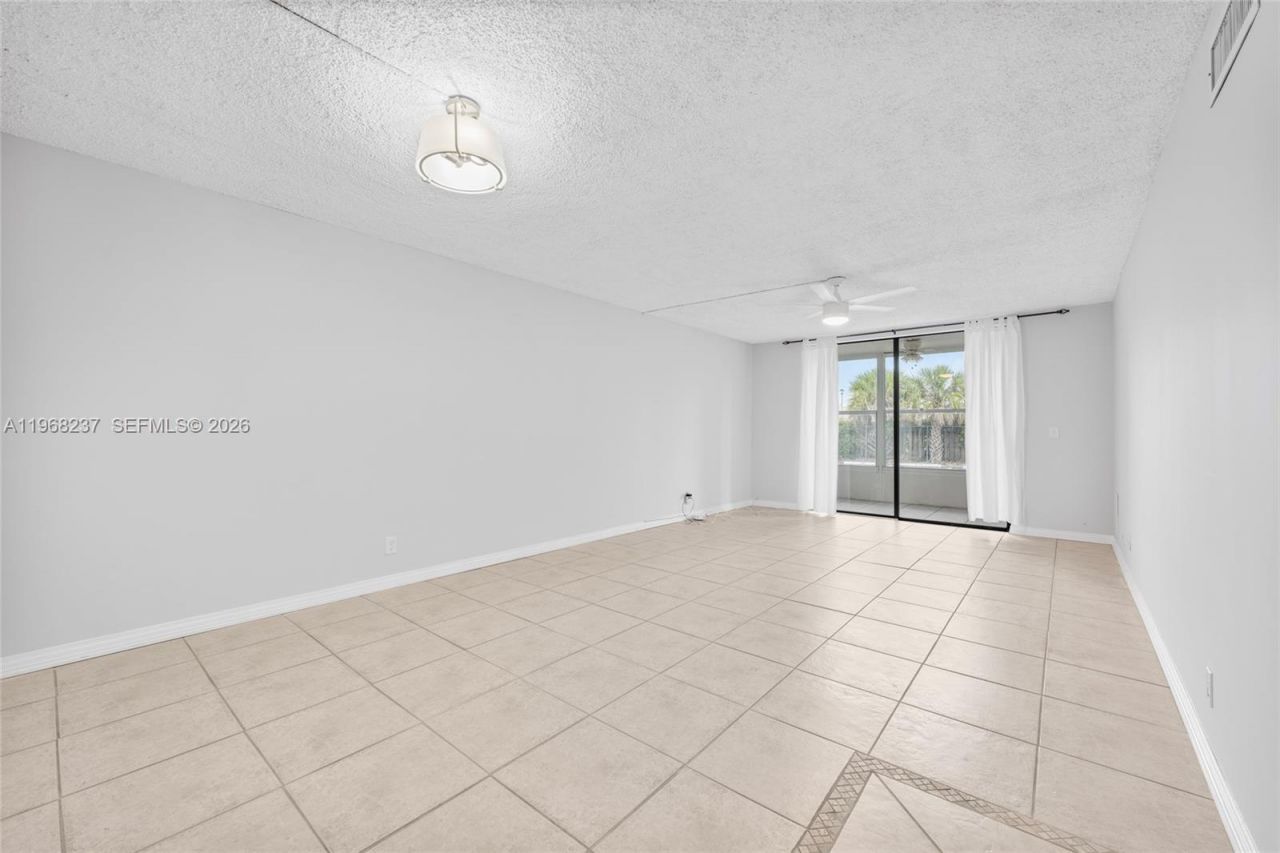 2861 Somerset Dr , Unit 104, Lauderdale Lakes, FL 33311 Photo