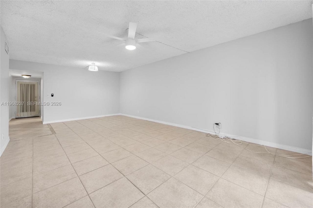 2861 Somerset Dr , Unit 104, Lauderdale Lakes, FL 33311 Photo