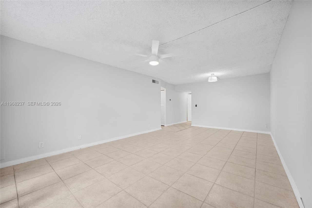 2861 Somerset Dr , Unit 104, Lauderdale Lakes, FL 33311 Photo