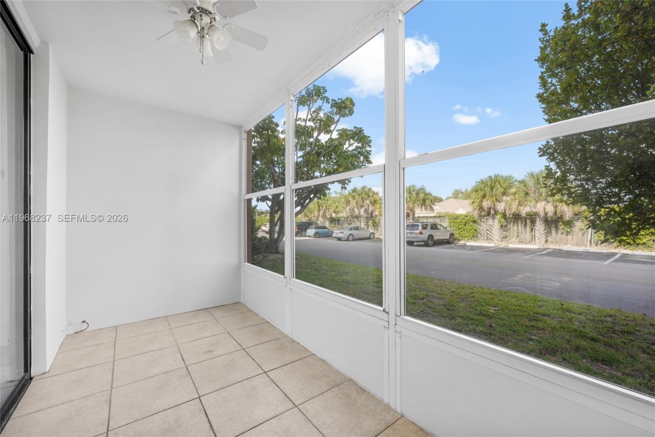 2861 Somerset Dr , Unit 104, Lauderdale Lakes, FL 33311 Photo