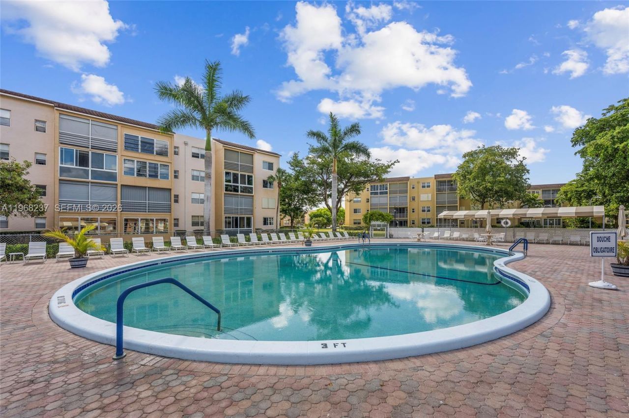 2861 Somerset Dr , Unit 104, Lauderdale Lakes, FL 33311 Photo