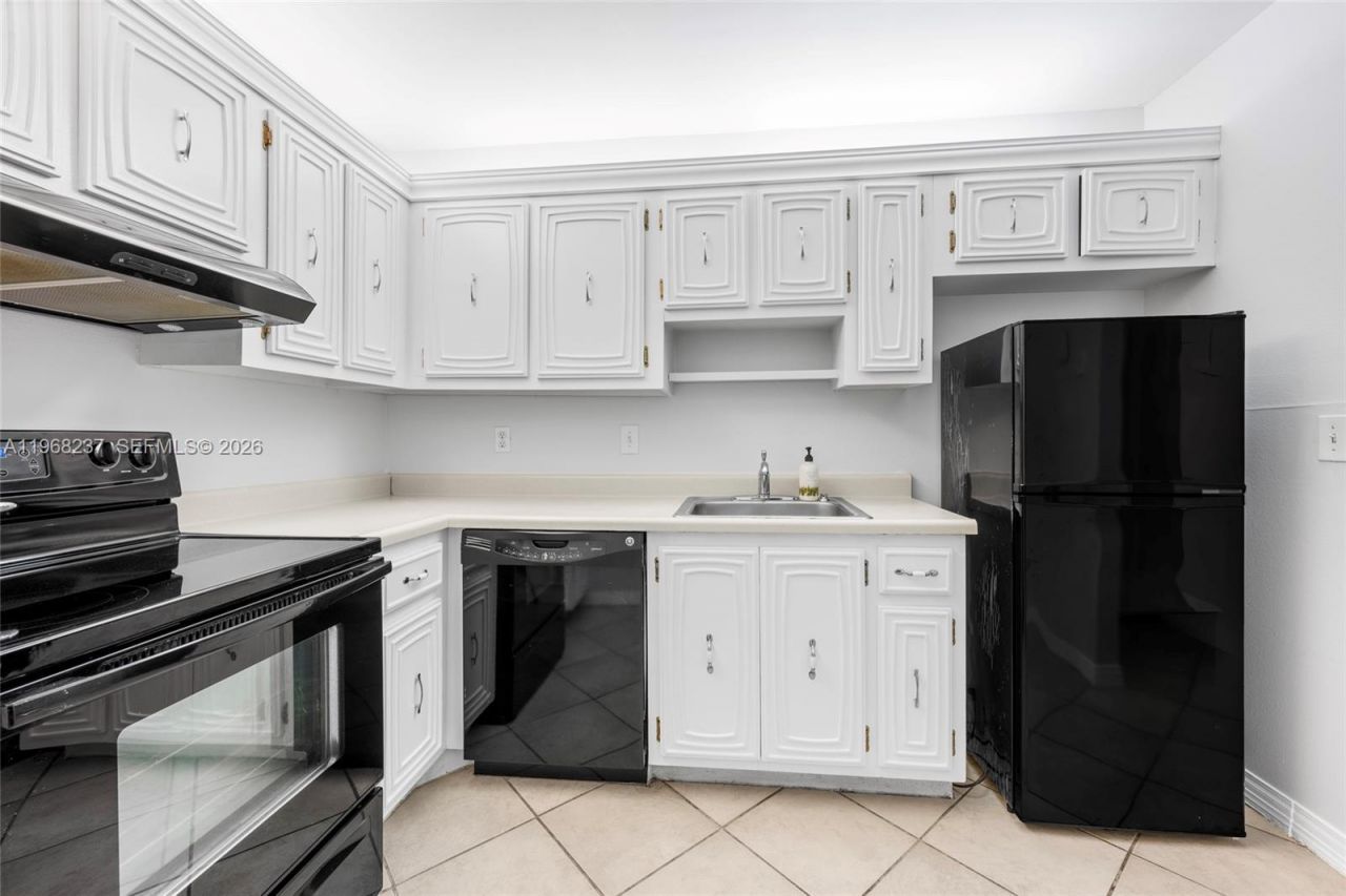 2861 Somerset Dr , Unit 104, Lauderdale Lakes, FL 33311 Photo