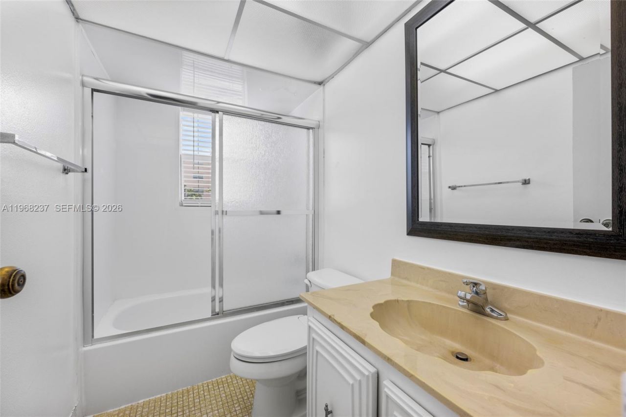 2861 Somerset Dr , Unit 104, Lauderdale Lakes, FL 33311 Photo