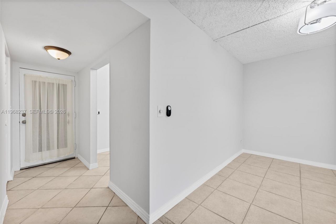 2861 Somerset Dr , Unit 104, Lauderdale Lakes, FL 33311 Photo