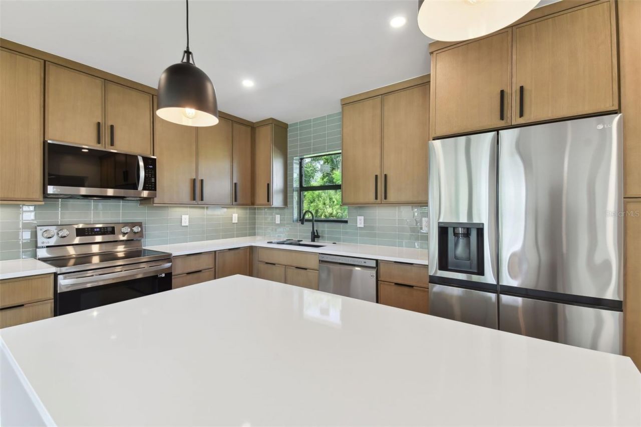 301 Aurora Street E, Venice, FL 34285 Photo