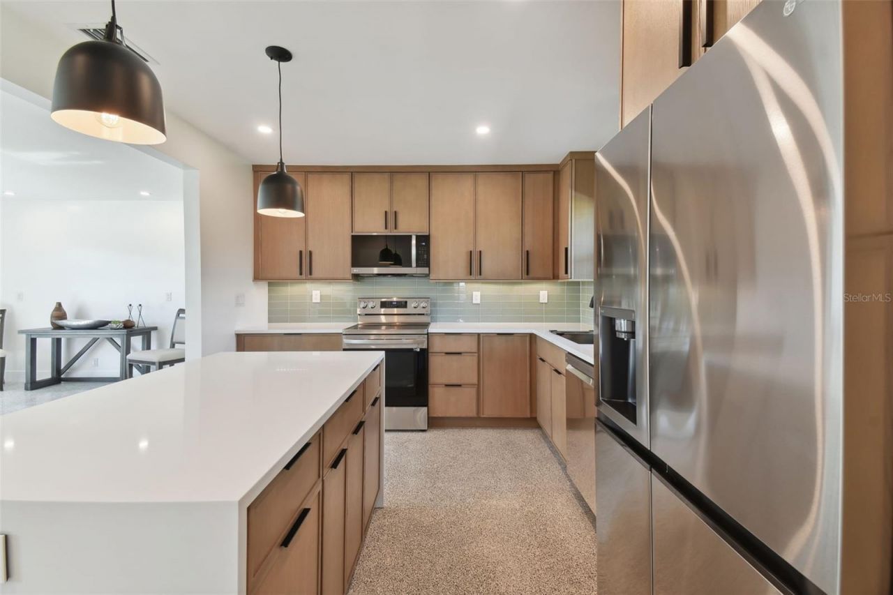 301 Aurora Street E, Venice, FL 34285 Photo