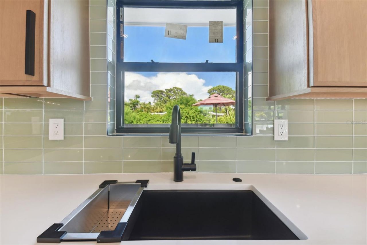 301 Aurora Street E, Venice, FL 34285 Photo