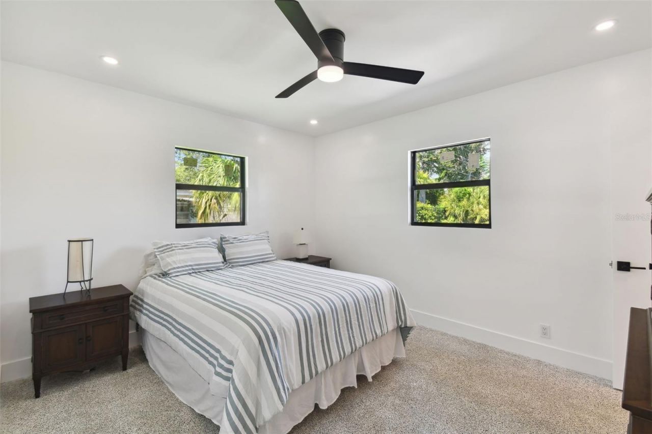 301 Aurora Street E, Venice, FL 34285 Photo