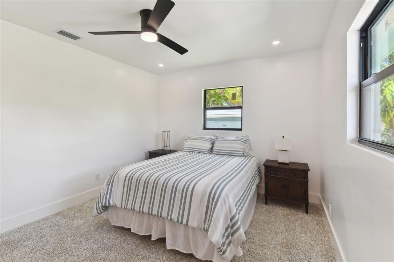301 Aurora Street E, Venice, FL 34285 Photo