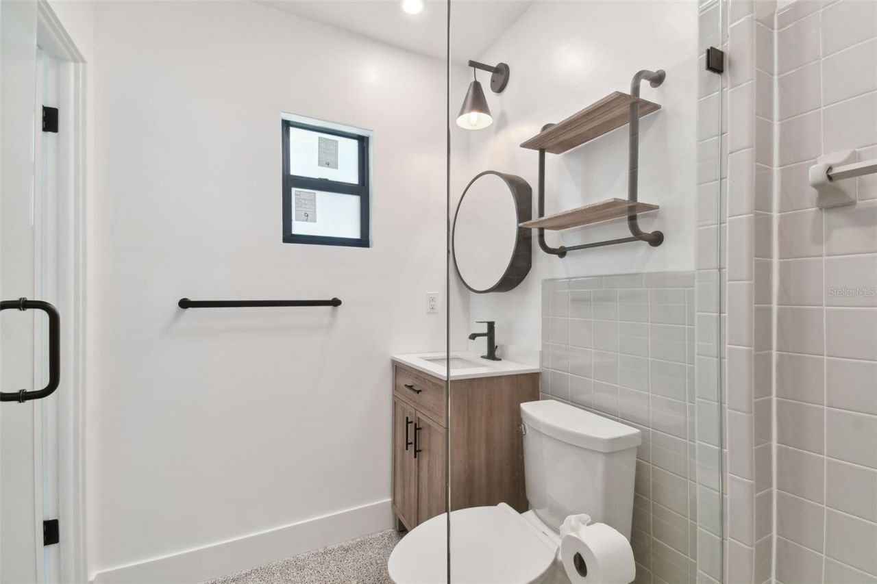 301 Aurora Street E, Venice, FL 34285 Photo
