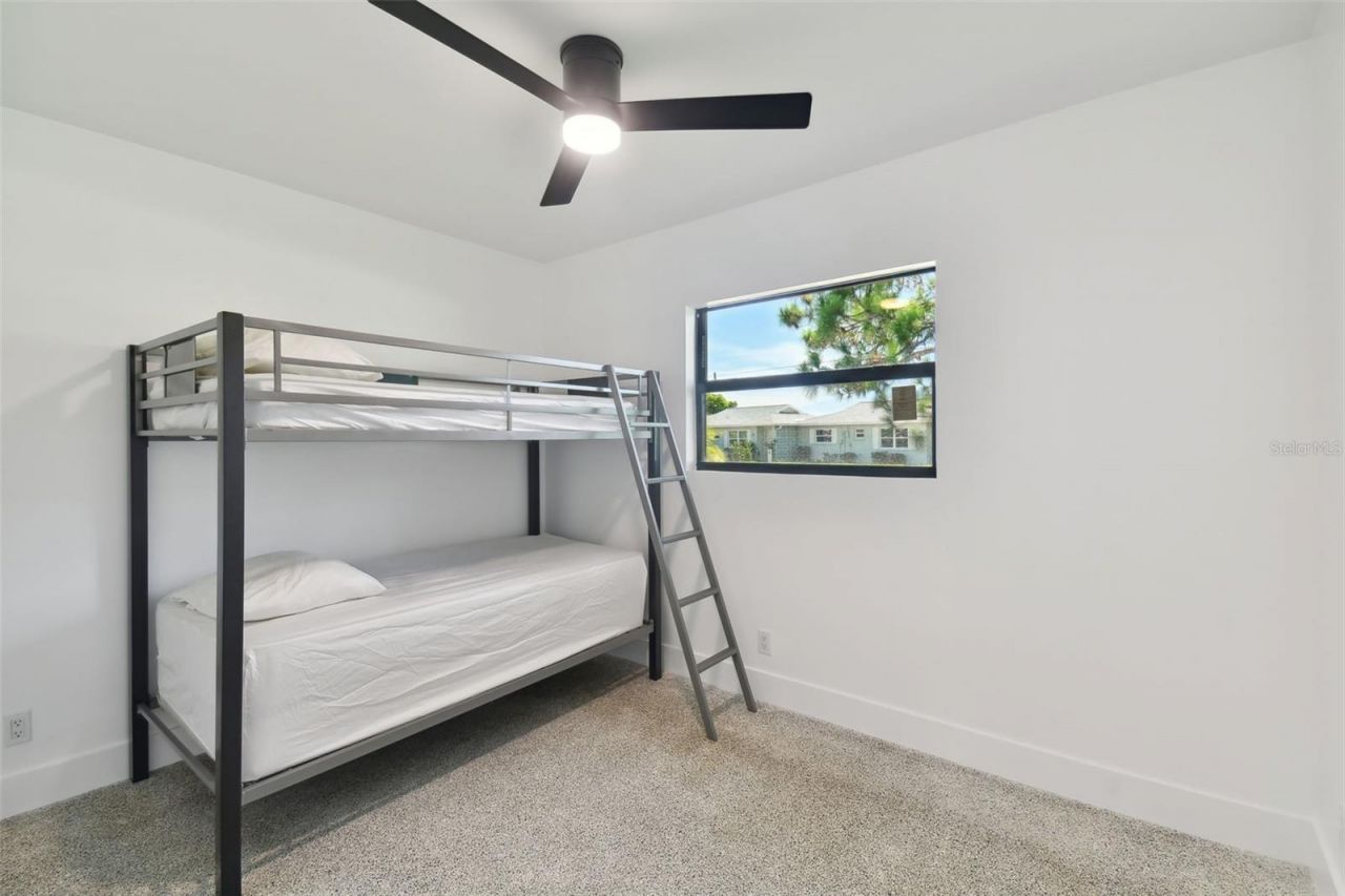 301 Aurora Street E, Venice, FL 34285 Photo