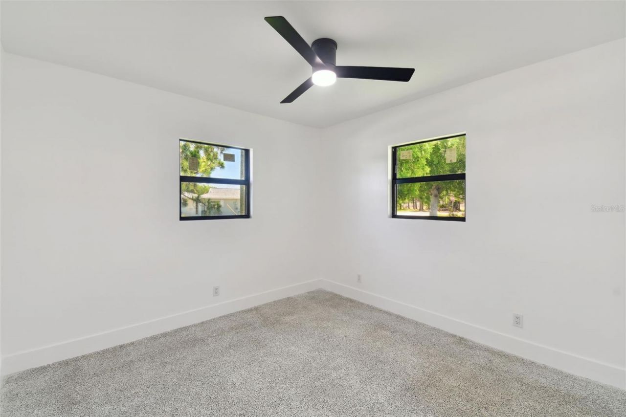301 Aurora Street E, Venice, FL 34285 Photo