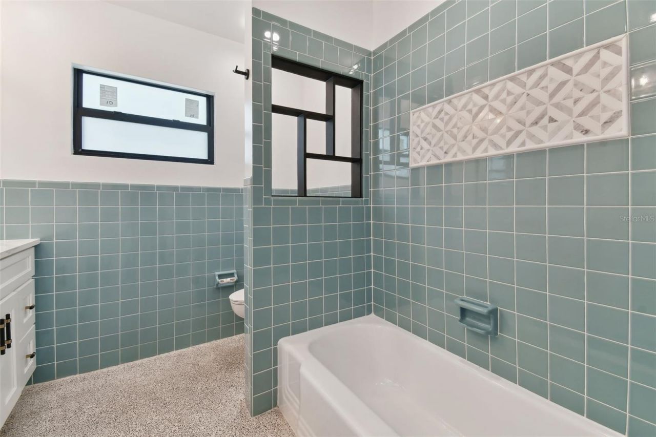301 Aurora Street E, Venice, FL 34285 Photo