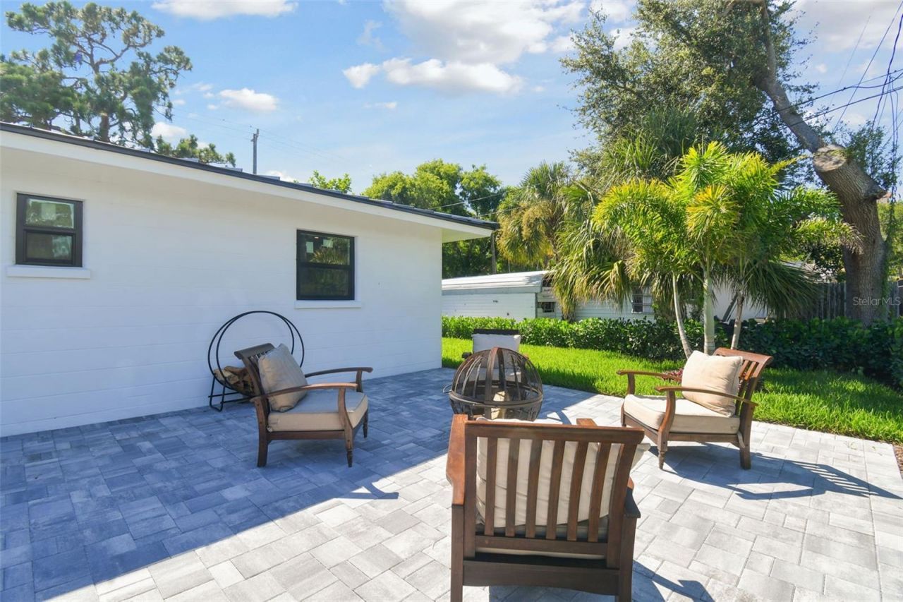 301 Aurora Street E, Venice, FL 34285 Photo