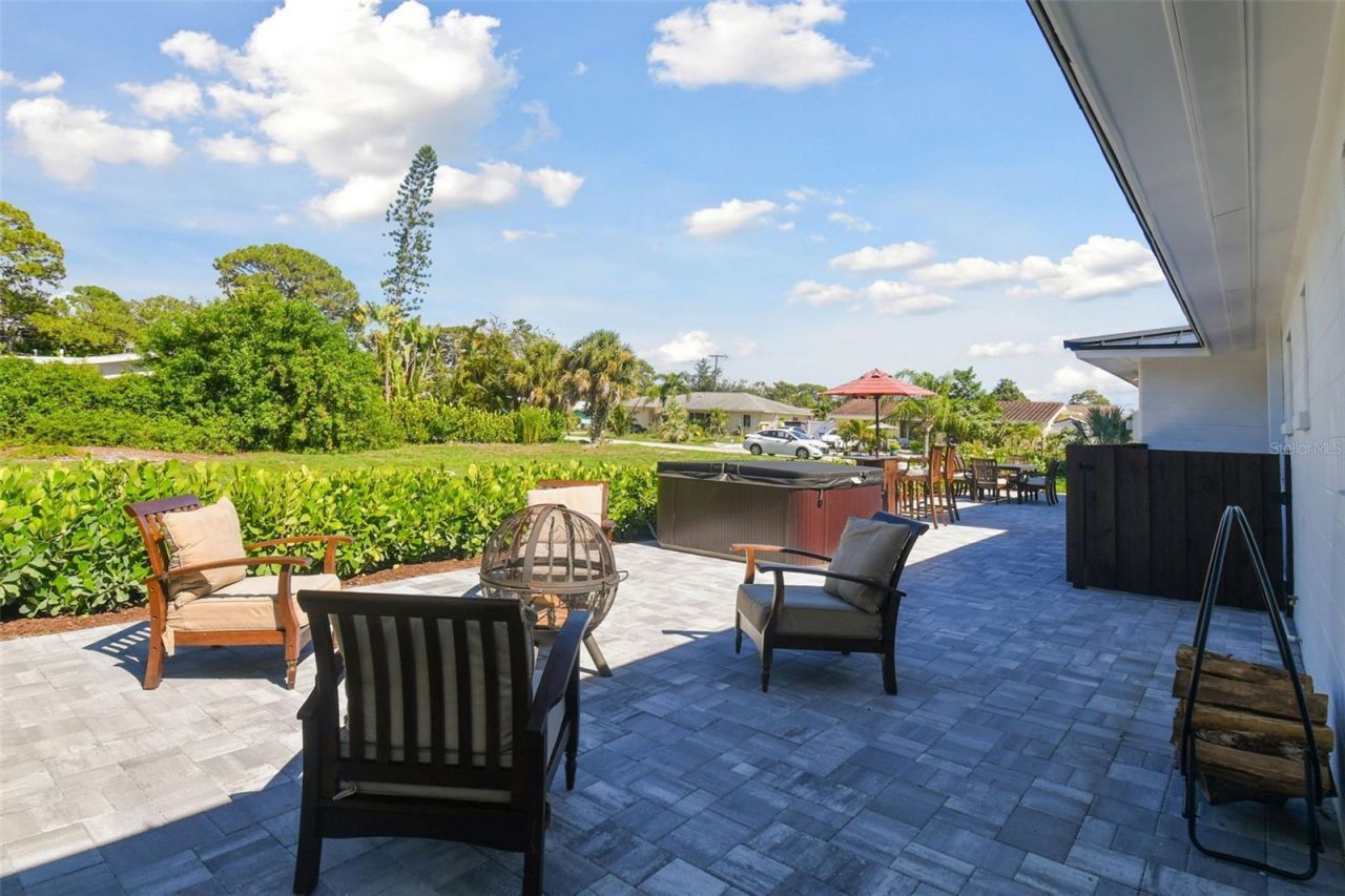 301 Aurora Street E, Venice, FL 34285 Photo