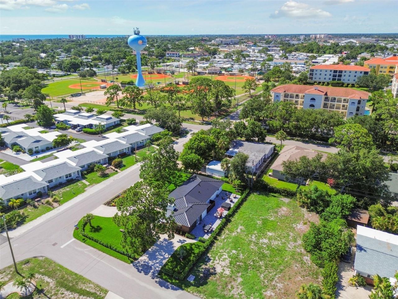 301 Aurora Street E, Venice, FL 34285 Photo