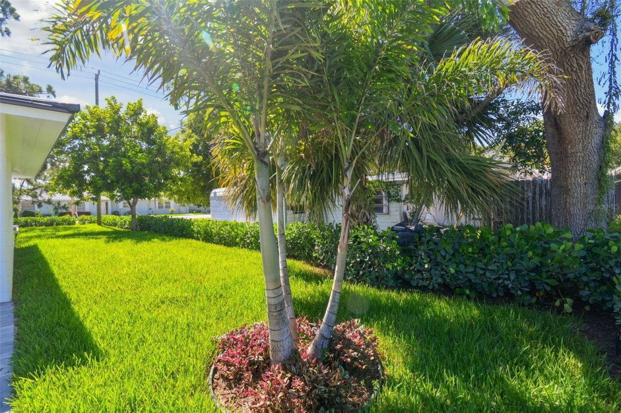 301 Aurora Street E, Venice, FL 34285 Photo