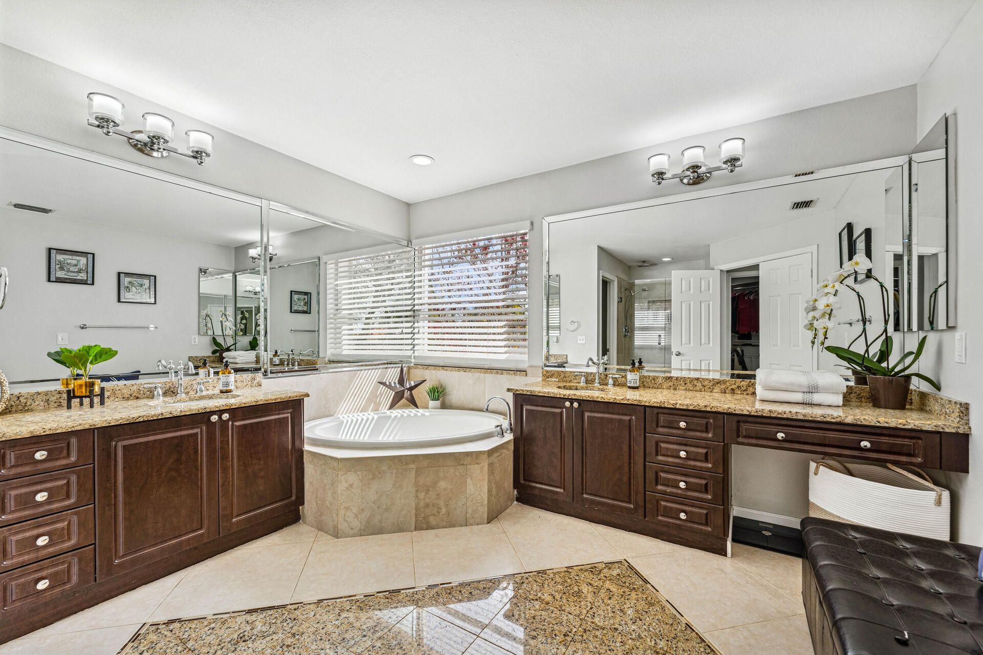 10956 N Danbury Way, Boca Raton, FL 33498 Photo