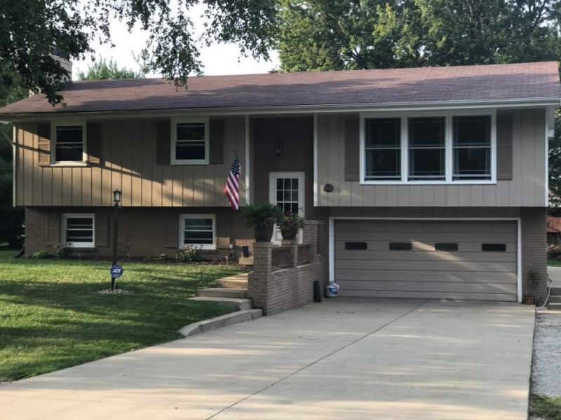 18864 Pioneer Street, Bloomington, IL 61705 Main Photo