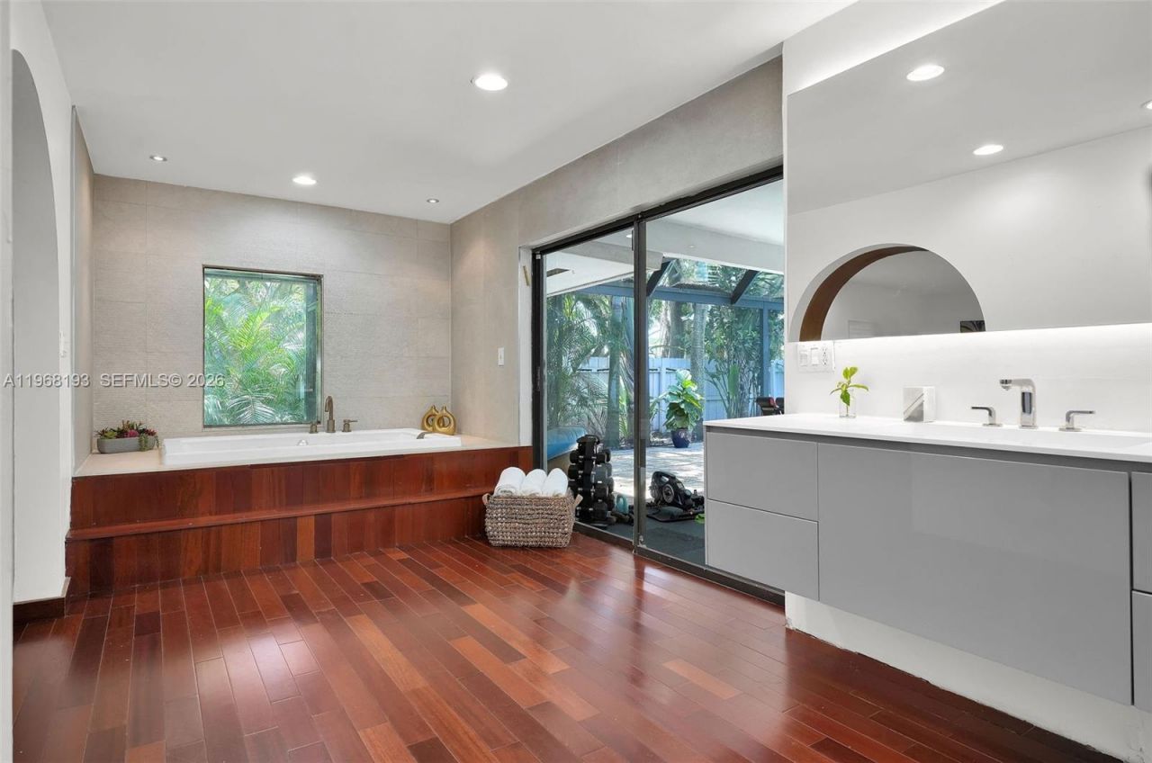 5801 SW 37th Terrace, Fort Lauderdale, FL 33312 Photo