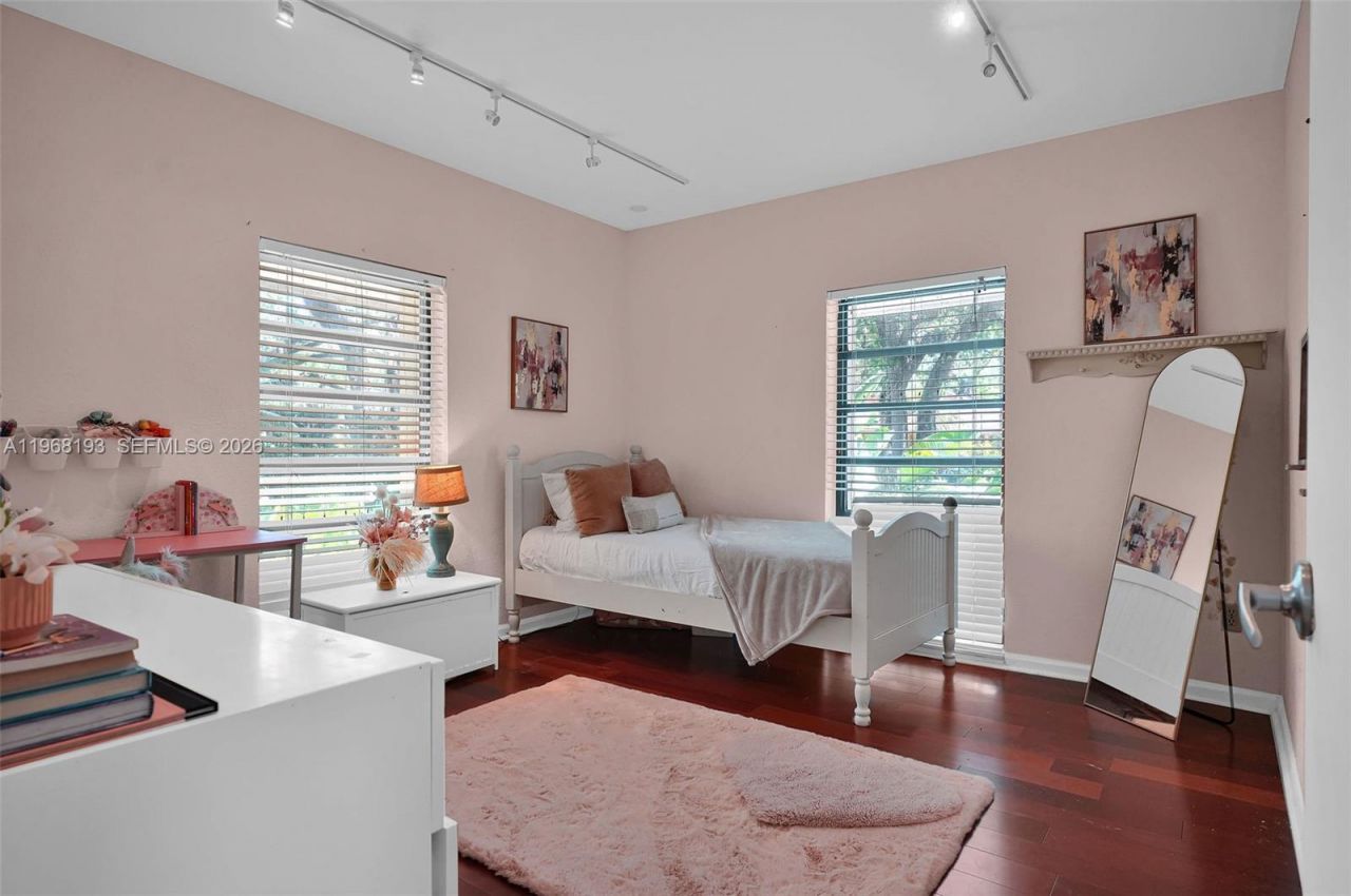 5801 SW 37th Terrace, Fort Lauderdale, FL 33312 Photo