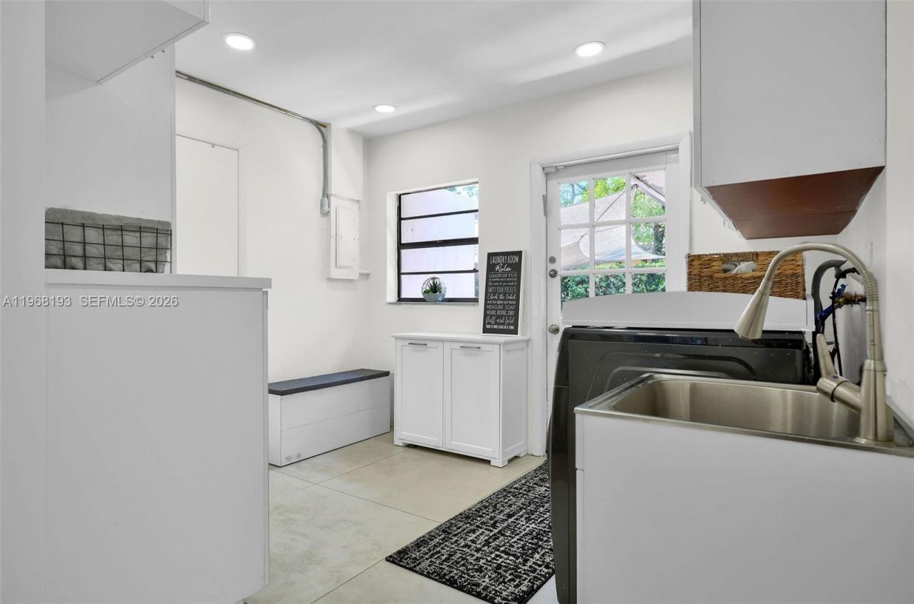 5801 SW 37th Terrace, Fort Lauderdale, FL 33312 Photo