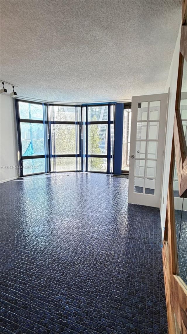 20100 W Country Club Dr , Unit 807, Aventura, FL 33180 Photo