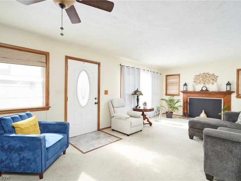 507 E Ford Avenue, Barberton, OH 44203 Photo 5