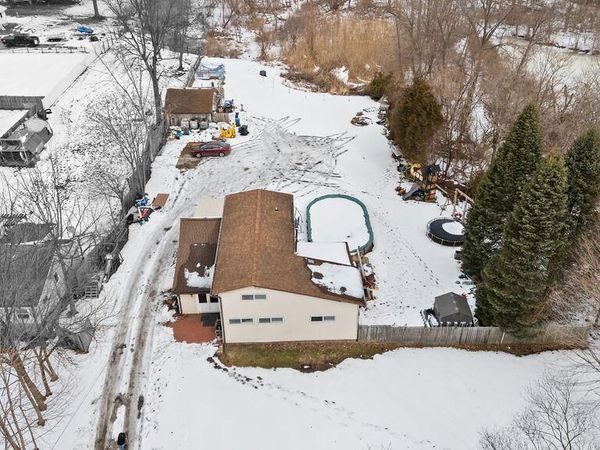 214 Woodlawn Avenue, Chesterton, IN 46304