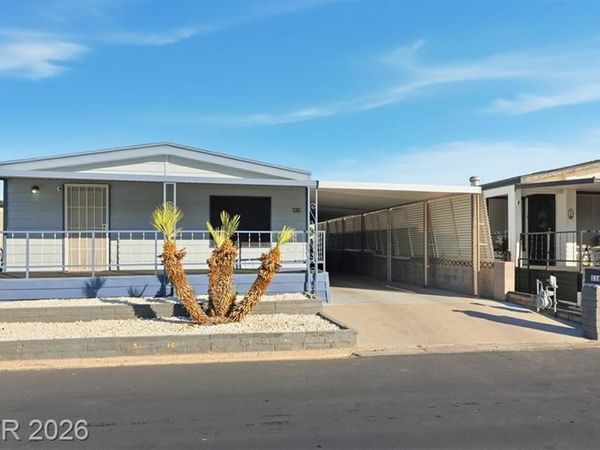 4570 Royal Ridge Avenue, Las Vegas, NV 89103